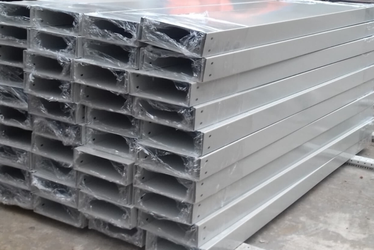 Máng cáp ngoài trời – Thiết kế hiện đại, chống gỉ sét