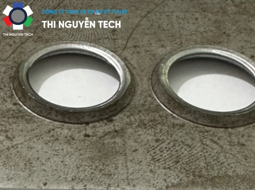 Khuôn đột lỗ vuốt